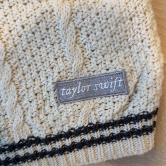 Taylor Swift Folklore Cardigan - Picture 4 of 4